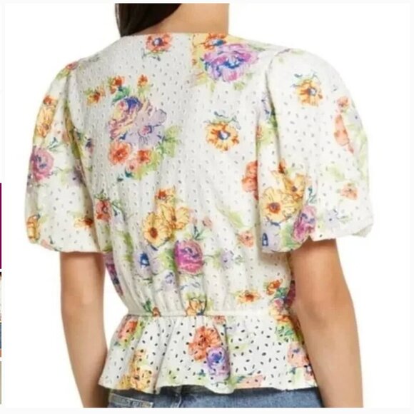 WAYF Bianca Puff Sleeve Floral V-neck Top Shirt ASO Black-ish size XS - Picture 2 of 13